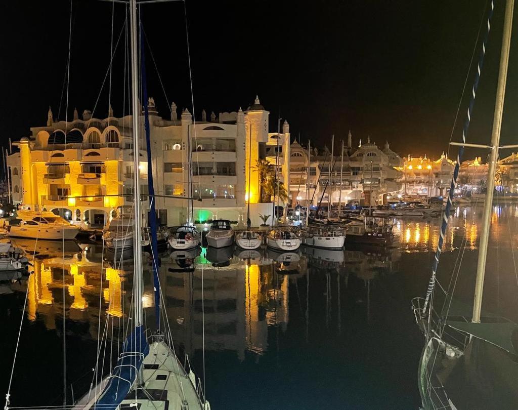 Apartmán Atico En Puerto Marina Benalmádena Exteriér fotografie